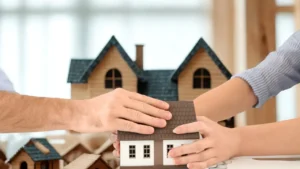 רכוש בגירושין, תמונה שמתארת חלוקה של דירת המגורים